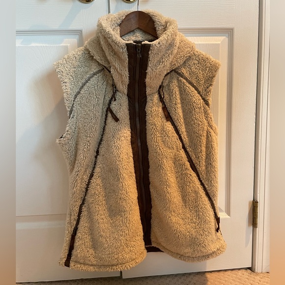 KÜHL Flight Vest Italian Fleece Stowable Hood Full Zip Cream Tan Brown Warm Cozy - Picture 4 of 16